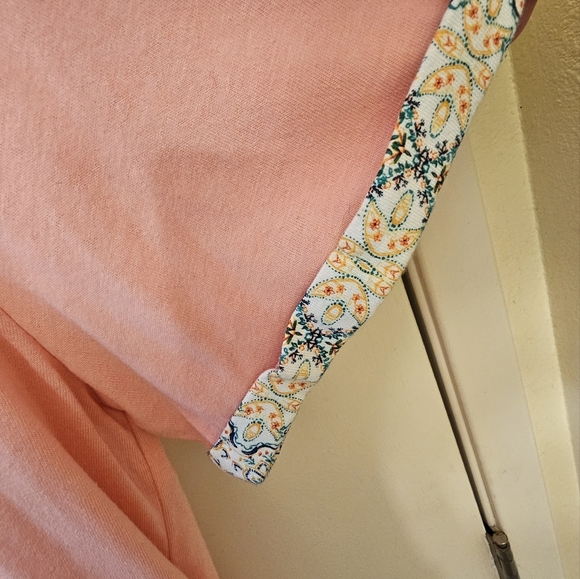 Forever 21 Tee Size M - Picture 4 of 4